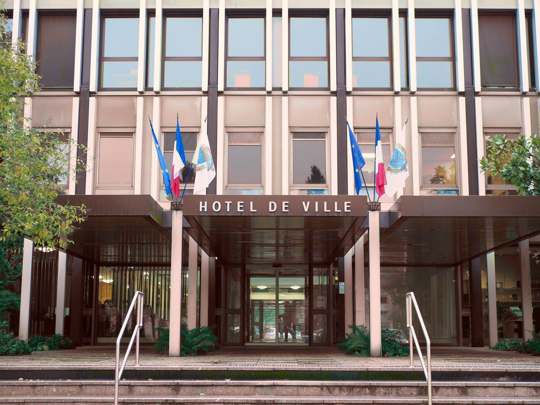 Hotel de Ville Crissier Swiss Haute